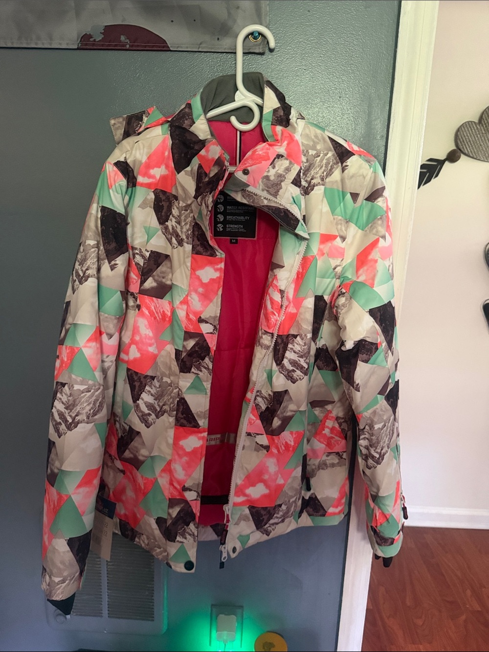 Women’s Geometric Ski Jacket — Coral & Mint
